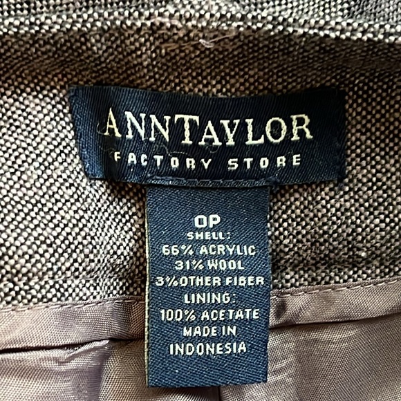 4 pairs of Ann Taylor slacks - Picture 7 of 8